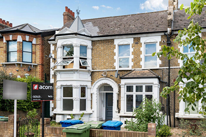 2 Bedroom Apartment For Sale In Barry Road, London, SE22
