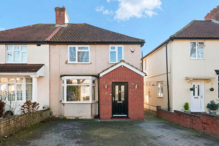 3 Bedroom Semi Detached House For Sale In Halsbury Road East, Northolt, UB5