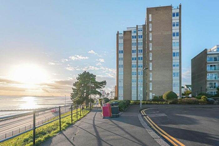 2 Bedroom Apartment To Rent In Manor Road, Westcliff-On-Sea, SS0