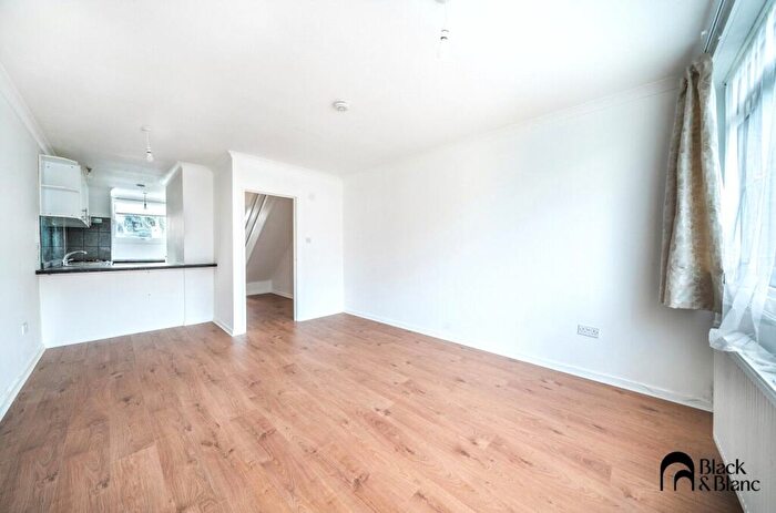 2 Bedroom Maisonette To Rent In Bedford Court, Tavistock Road, Croydon, Surrey, CR0