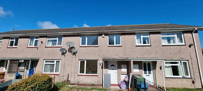 2 Bedroom House To Rent In Bradwell Grove, Bristol, BS10