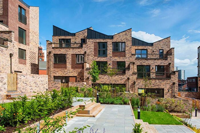 3 Bedroom Town House To Rent In Brook Street, Fruit Market, Nottingham, NG1