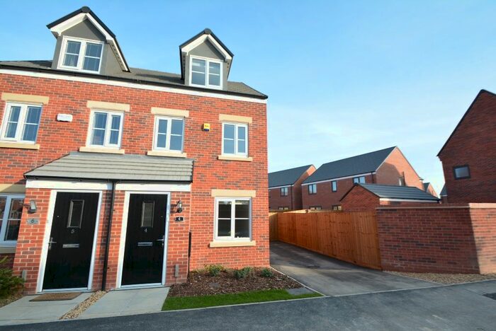 3 Bedroom Semi-Detached House To Rent In Clovelly Drive, Hampton Gardens, Peterborough, PE7