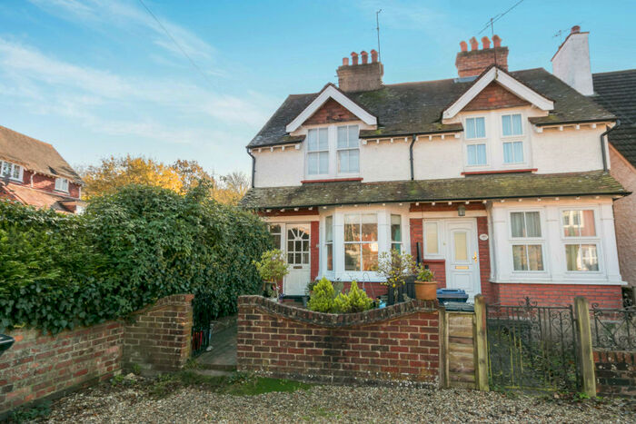 2 Bedroom House To Rent In Meadow Vale, Haslemere, GU27