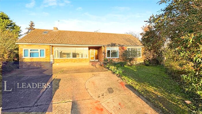 4 Bedroom Bungalow For Sale In Colneys Close, Sudbury, CO10