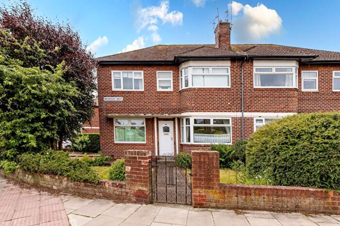 2 Bedroom Flat For Sale In Broadway West, Gosforth, NE3