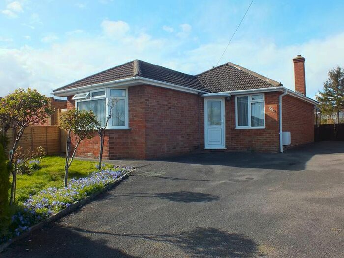2 Bedroom Bungalow To Rent In Gosford Close, Kidlington, OX5