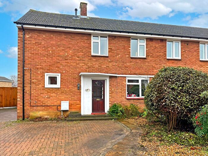 3 Bedroom Semi Detached House For Sale In Elm Road, Biggleswade, SG18