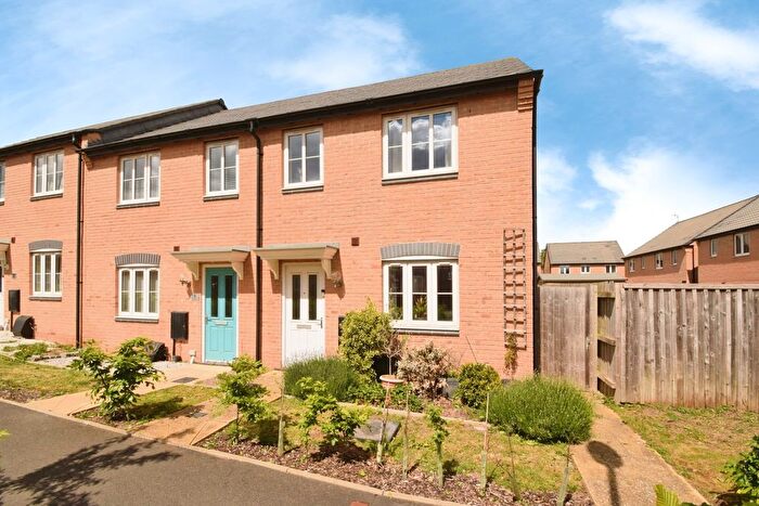 3 Bedroom End Of Terrace House For Sale In Rollings Drive, Wyken, Coventry, CV2