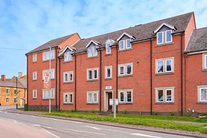 1 Bedroom Flat For Sale In High Street, Rothwell, Kettering, NN14