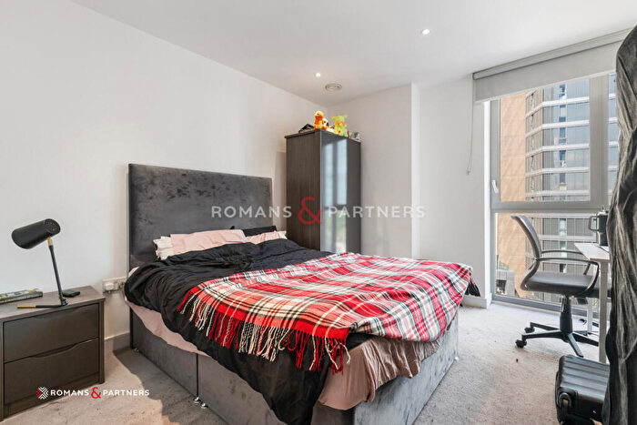 2 Bedroom Apartment To Rent In Heritage Tower, Canary Wharf, E14