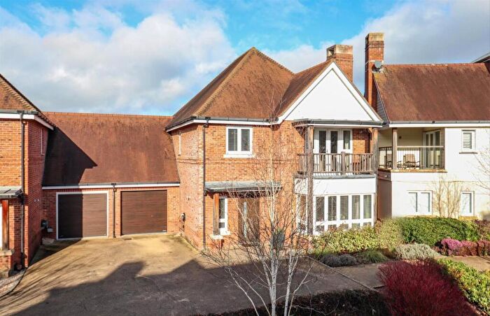 4 Bedroom Detached House For Sale In Kingfishers, Edenbrook, Fleet, GU51