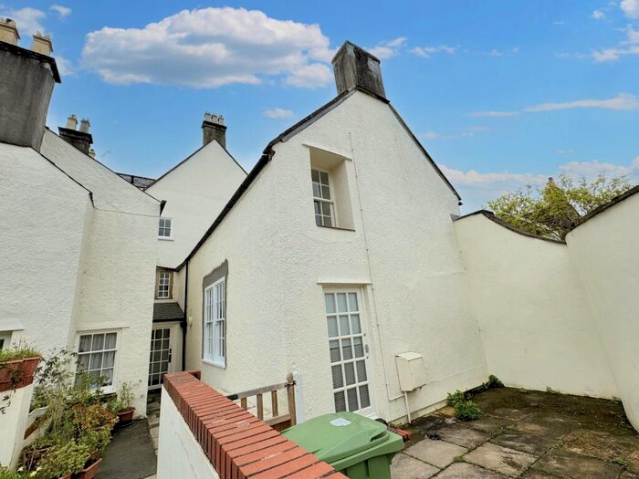 2 Bedroom Flat To Rent In St Cutberts Lodge Chamberlain Street, Wells, Somerset, BA5