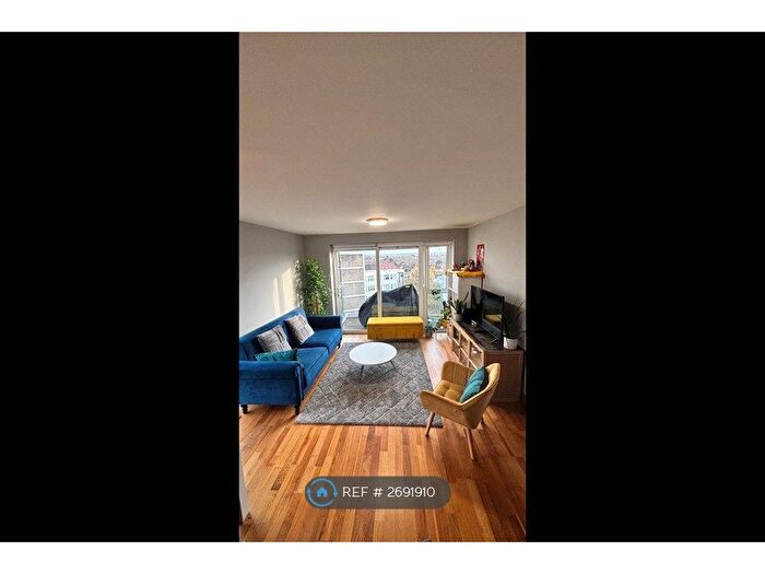 2 Bedroom Flat To Rent In Aquarius Court, Edgware, HA8