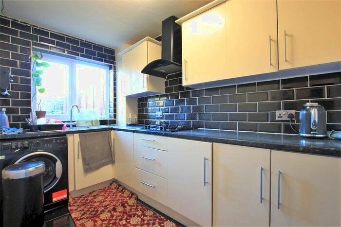 3 Bedroom End Of Terrace House To Rent In Chichester Way, Feltham, TW14