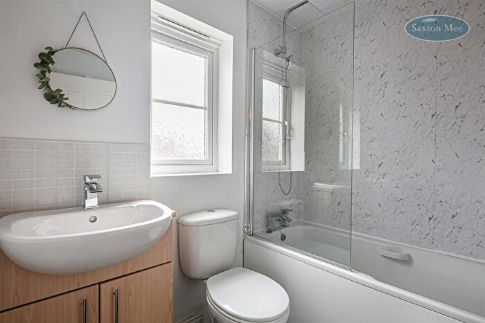 3 Bedroom Town House For Sale In Shining Bank, Handsworth, Sheffield, S13