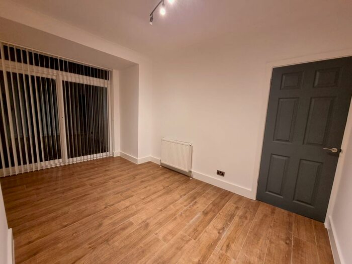 4 Bedroom Terraced House To Rent In Kingslyn Crescent, London SE19
