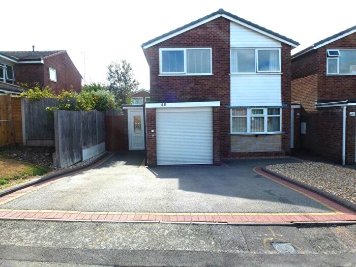 3 Bedroom Detached House For Sale In Roman Way, Coton Green, B79