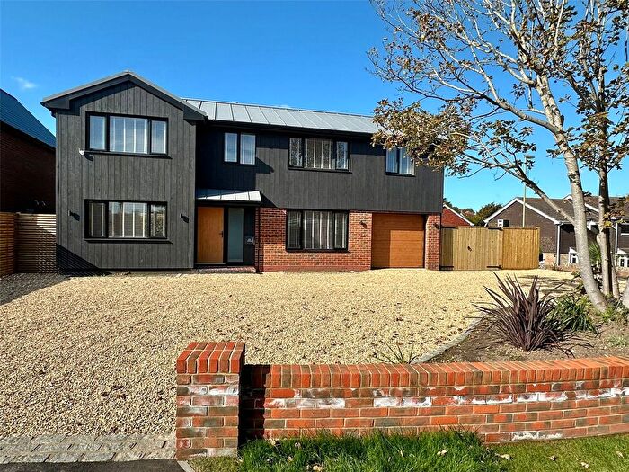 4 Bedroom Detached House For Sale In Lucerne Road, Milford On Sea, Lymington, Hampshire, SO41
