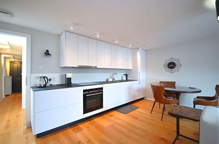 1 Bedroom Flat To Rent In Horn Lane, Acton, W3