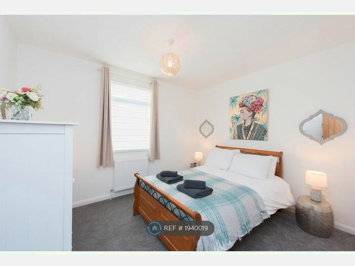 2 Bedroom Flat To Rent In Upper Dumpton Park Road, Ramsgate, CT11