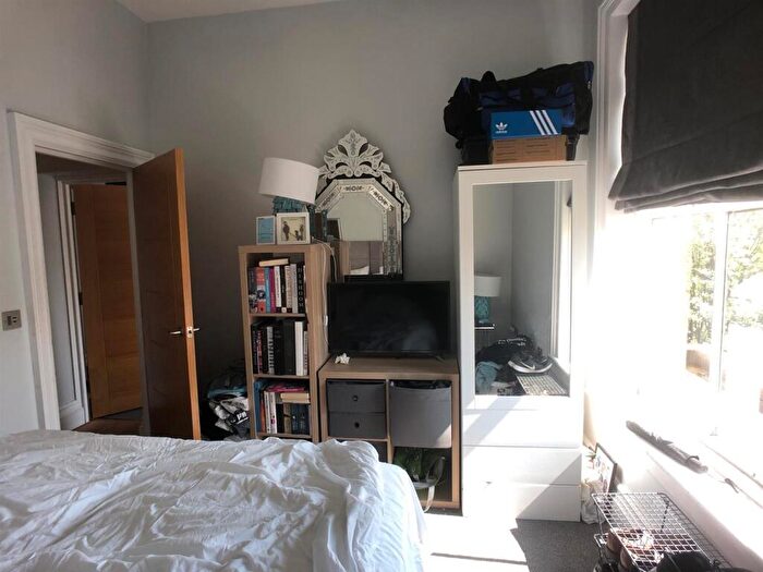 2 Bedroom Apartment To Rent In Flat Hanover House, Clarendon Road, Leeds, LS2