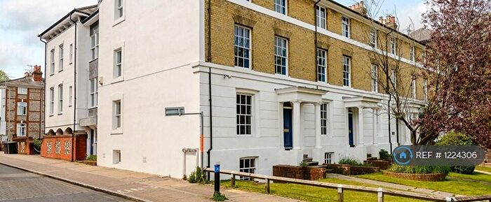 1 Bedroom Flat To Rent In Parmenter House, Winchester, SO23