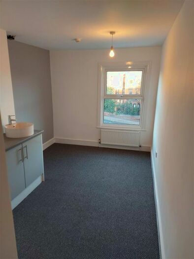 Studio To Rent In Old Southend Road, Southend-On-Sea, SS1