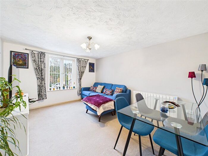 2 Bedroom Flat For Sale In Cousins Mews, Bristol, BS4