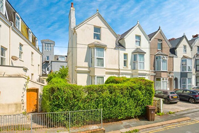 4 Bedroom End Of Terrace House For Sale In Headland Park, Plymouth, PL4