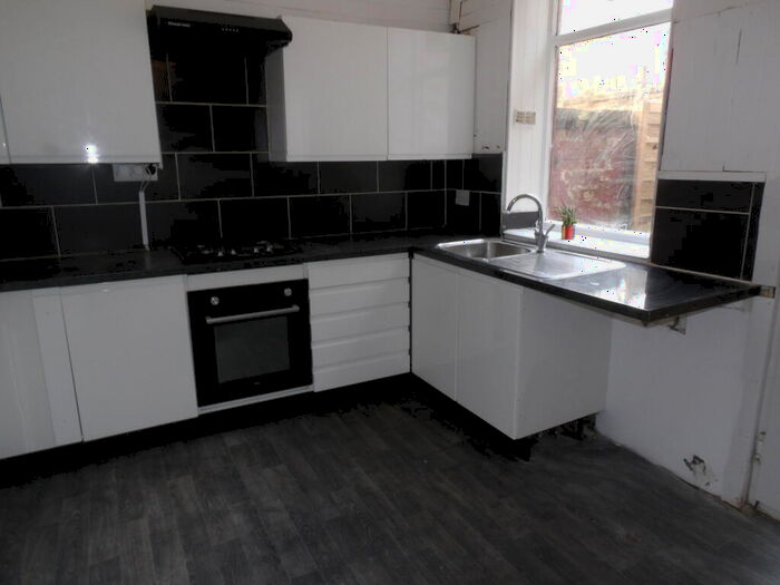 4 Bedroom End Of Terrace House To Rent In Cavendish Place, BB2