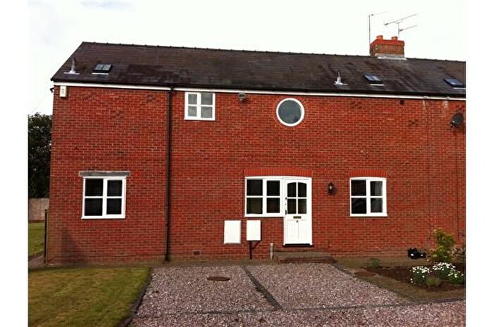 3 Bedroom Mews To Rent In Glebe Farm Mews, Pool Lane, Thornton-Le-Moors, Chester, CH2