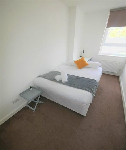 2 Bedroom Flat To Rent In Flat Hill House, Bournemouth, BH1