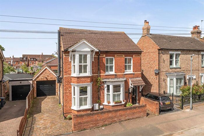 5 Bedroom Detached House For Sale In Silverdale Street, Kempston, Bedford, MK42