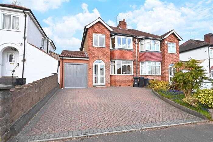 3 Bedroom Semi Detached House For Sale In Weymoor Road, Harborne, Birmingham, B17
