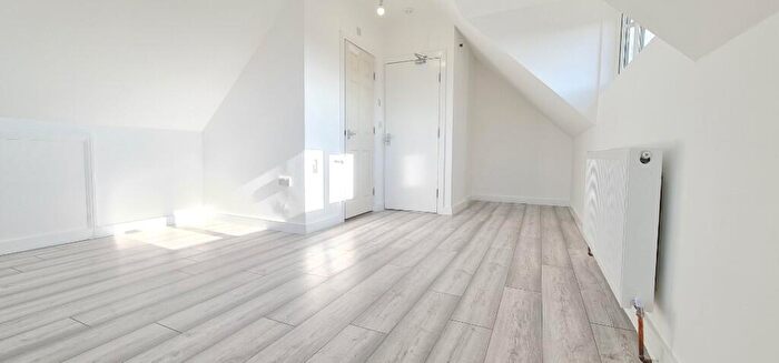 1 Bedroom Flat To Rent In Can Be * Furnished *, Eastwood Road, Rayleigh, SS6