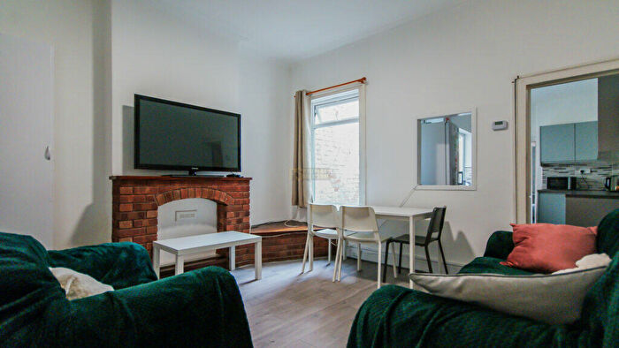 4 Bedroom Terraced House To Rent In Tiverton Road, Selly Oak, Birmingham, B29