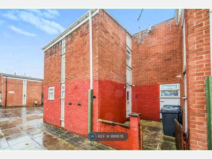 2 Bedroom End Of Terrace House To Rent In Abbeywood, Skelmersdale, WN8