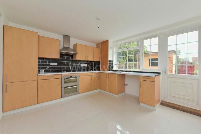 4 Bedroom Terraced House To Rent In Thornley Close, London, N17