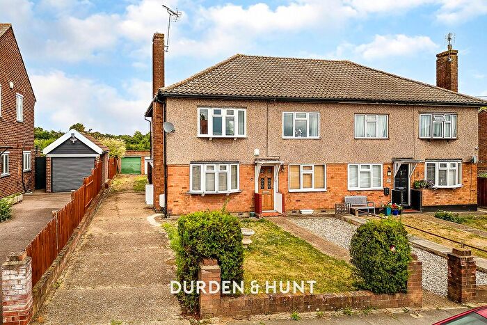 2 Bedroom Maisonette For Sale In Wych Elm Road, Hornchurch, RM11