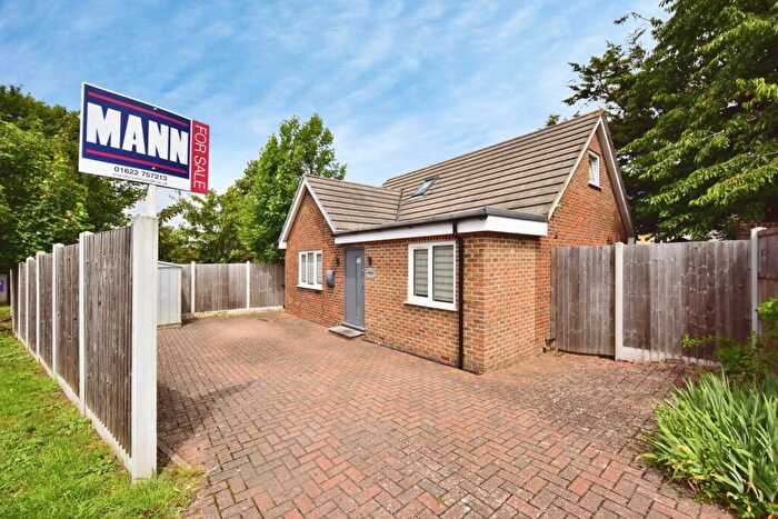 3 Bedroom Bungalow For Sale In Courtenay Road, Maidstone, Kent, ME15
