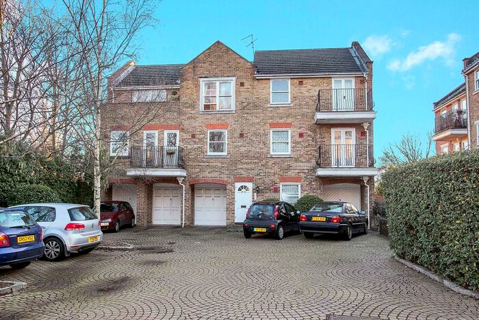 1 Bedroom Flat To Rent In Cedar Terrace, Richmond TW9