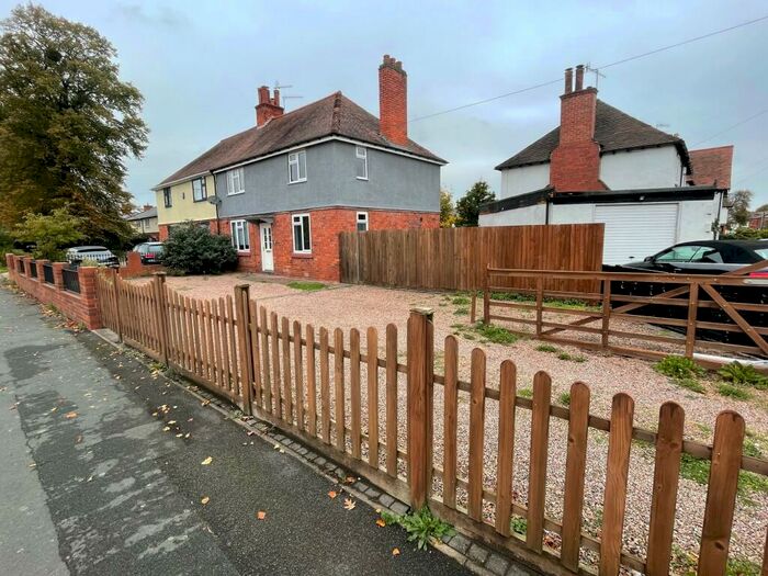 3 Bedroom House To Rent In Stourbridge, West Midlands, DY8