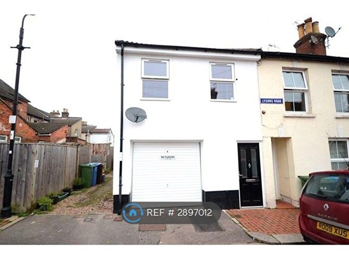 2 Bedroom Maisonette To Rent In Lysons Road, Aldershot, GU11