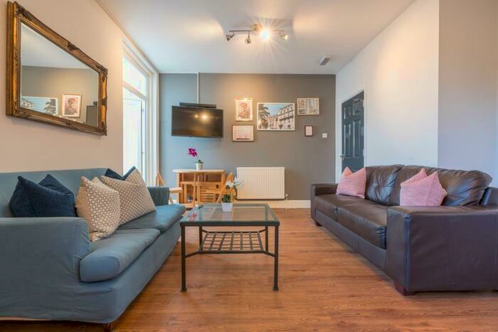 6 Bedroom Terraced House To Rent In Edmund Road, Portsmouth, PO4