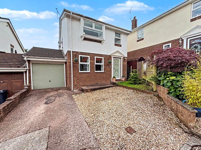 3 Bedroom Detached House For Sale In Spencer Drive, Tiverton, EX16