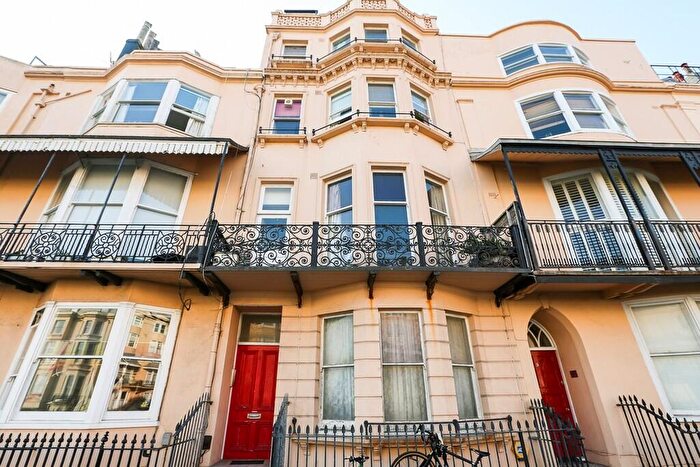 1 Bedroom Apartment To Rent In Bedford Square, Brighton, East Sussex, BN1