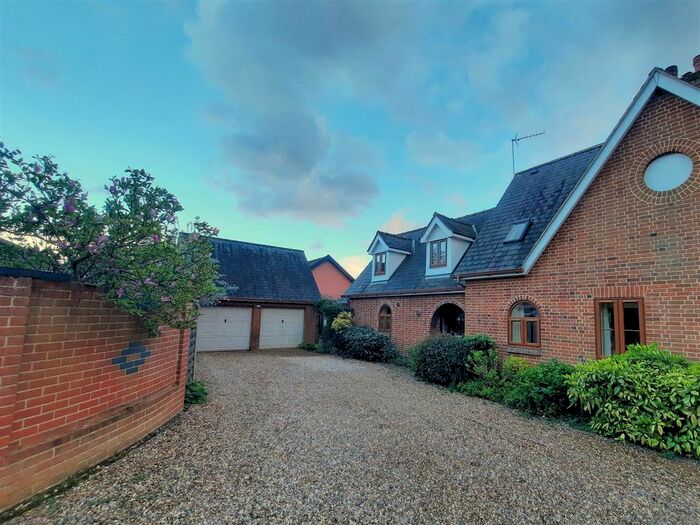 4 Bedroom Semi-Detached House For Sale In Tomline Court, Nacton, Ipswich, IP10