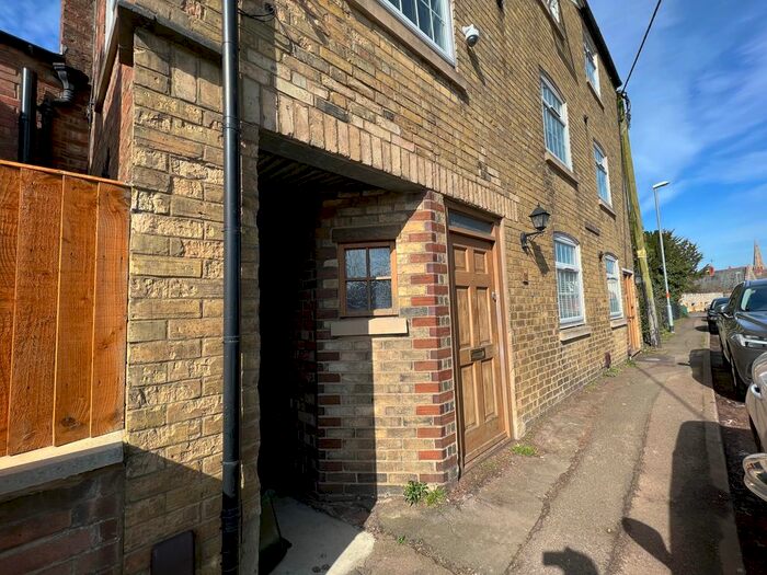 1 Bedroom Maisonette To Rent In Hollington Road, Raunds, Wellingborough, NN9