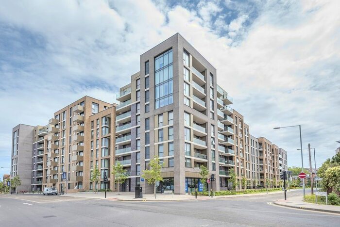 1 Bedroom Flat To Rent In Queenshurst Square, Kingston Upon Thames, Surrey, KT2